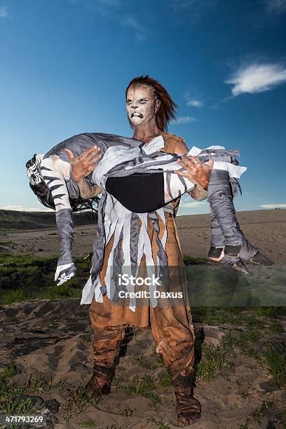 Homem De Leão - Fotografias de stock e mais imagens de Leão - Leão, Rugir, Ajoelhar