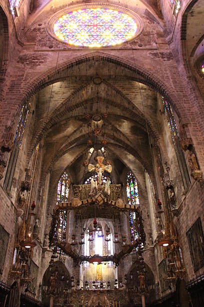 istock interieur cattedrale palma de mallorca 471798402