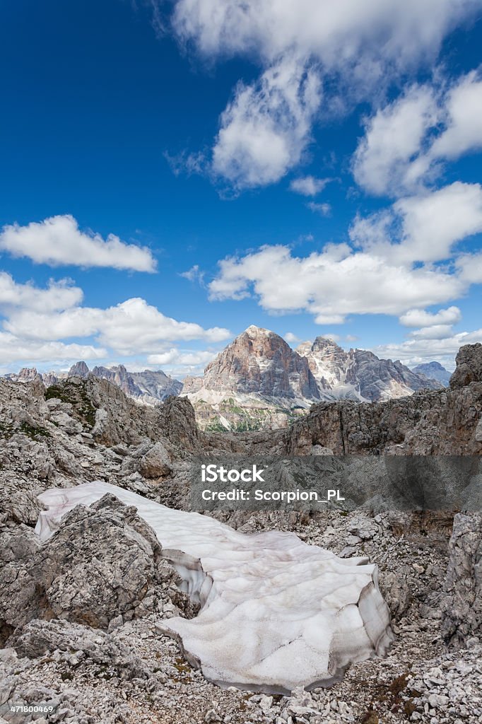 Neve nas Montanhas Dolomitas verão. - Royalty-free Alpes Europeus Foto de stock