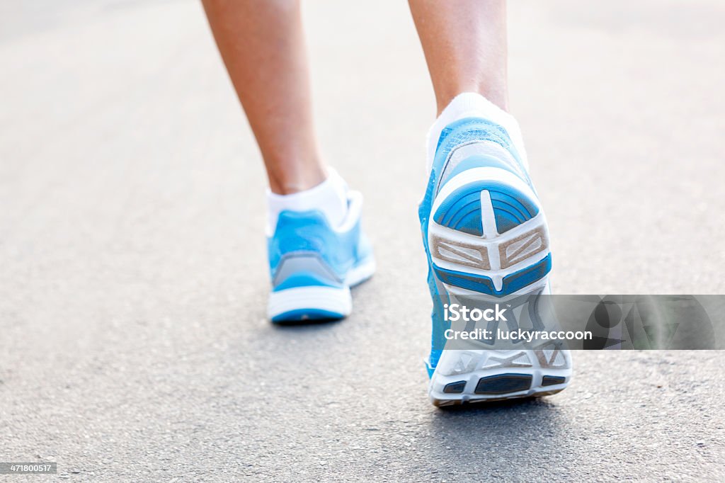 Primer plano Zapatos de correderas de concepto de atletismo. - Foto de stock de Actividad libre de derechos