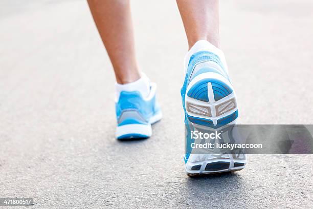 Photo libre de droit de Gros Plan Sur Les Chaussures De Running Concept banque d'images et plus d'images libres de droit de Activité - Activité, Adulte, Chaussures