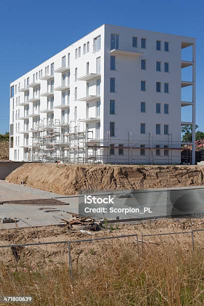 Nuovo A Più Piani Edificio In Costruzione - Fotografie stock e altre immagini di A forma di blocco - A forma di blocco, Acciaio, Affari