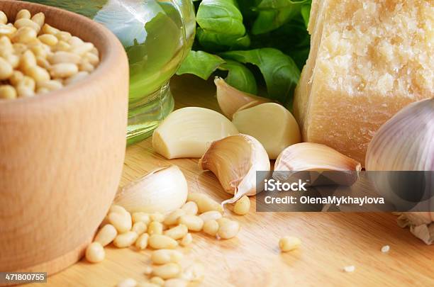 Ingredienti Per La Pasta Al Pesto - Fotografie stock e altre immagini di Aglio - Alliacee - Aglio - Alliacee, Alimentazione sana, Ambientazione interna