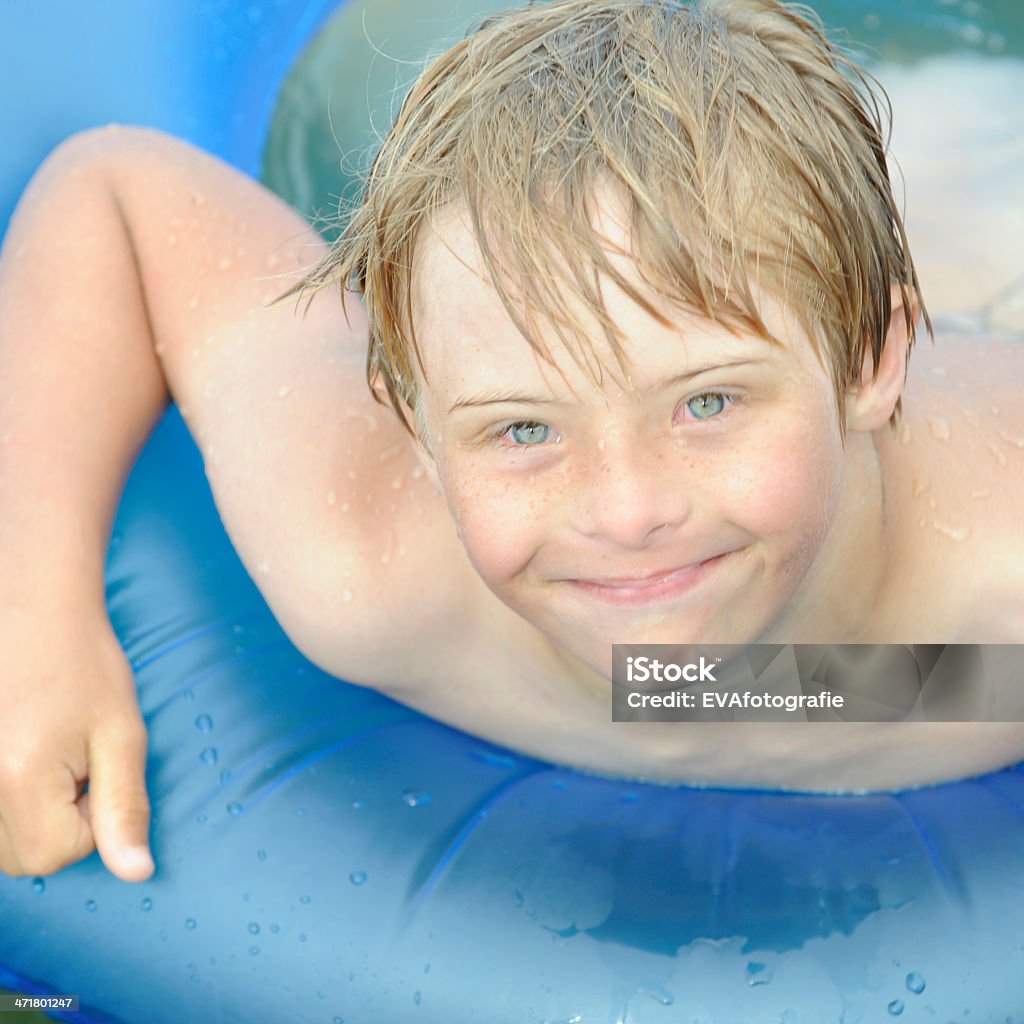 Boy in swimming 管 - 10歳から11歳のロイヤリティフリーストックフォト