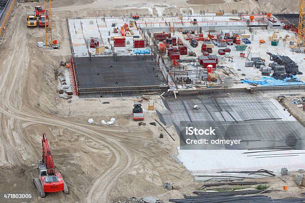 Foto de Construção De Concreto Com Digger Caminhões Bulldozer e mais fotos de stock de Areia