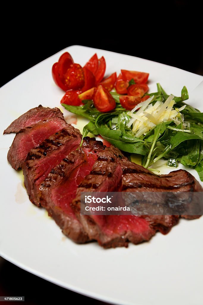 carne con insalata - Foto de stock de Alimentação Não-saudável royalty-free
