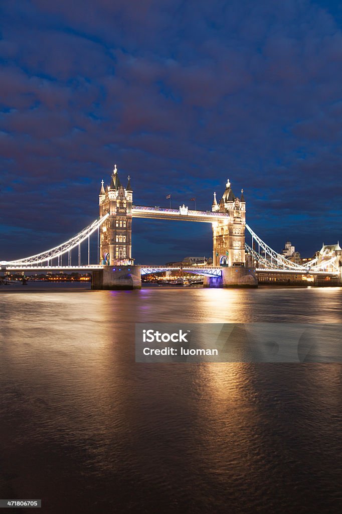 Тауэрский мост в Лондоне - Стоковые фото Англия роялти-фри