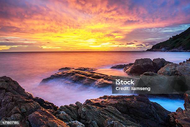 Soy El Crepúsculo Foto de stock y más banco de imágenes de Agua - Agua, Ajardinado, Ambiente atmosférico