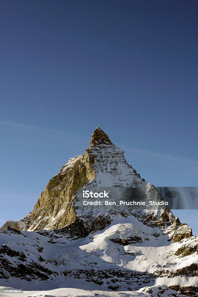 Paesaggio di montagne della Svizzera Cervino - Foto stock royalty-free di Alpi Pennine