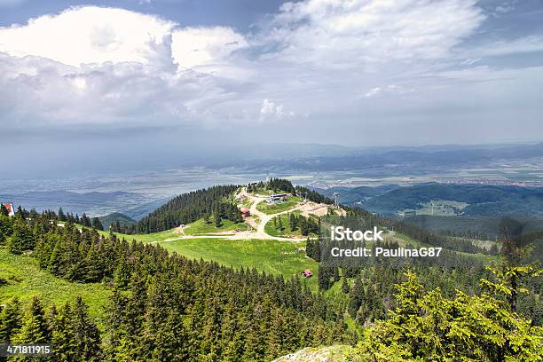 Foto de Vista De Postavarul Maciço Romênia e mais fotos de stock de Montanhas Bucegi - Montanhas Bucegi, Alto-Cúmulo, Azul