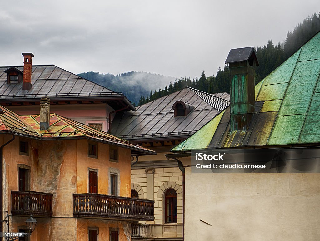 Tetto. Immagine a colori - Foto stock royalty-free di Alpi