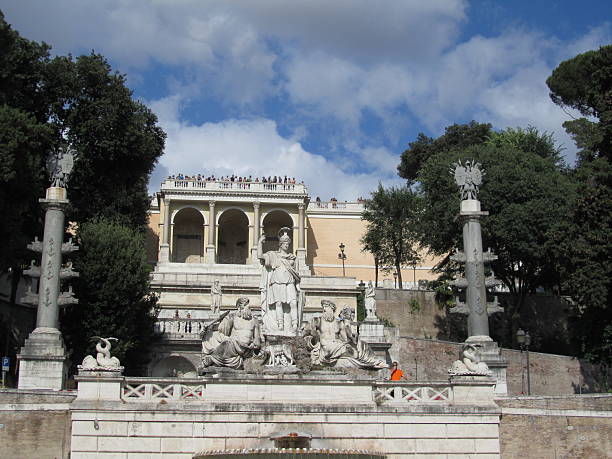 fontana fontana della dea roma in bellissima roma in italia - fontana della dea roma foto e immagini stock