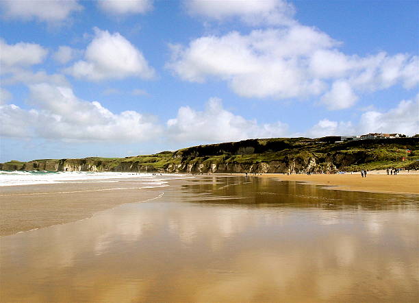 whiterocks beach - portrush photos et images de collection