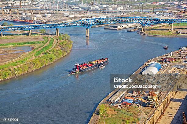 Photo libre de droit de Vue Aérienne De Péniche Commerciale Et Tir De Bateau banque d'images et plus d'images libres de droit de Port