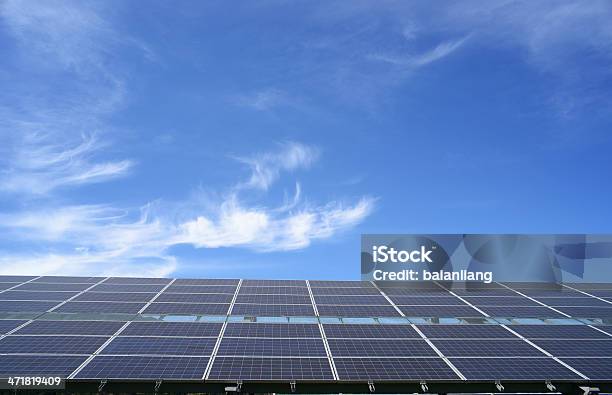 Solar Panel Stockfoto und mehr Bilder von Elektrizität - Elektrizität, Energieindustrie, Finanzwirtschaft und Industrie