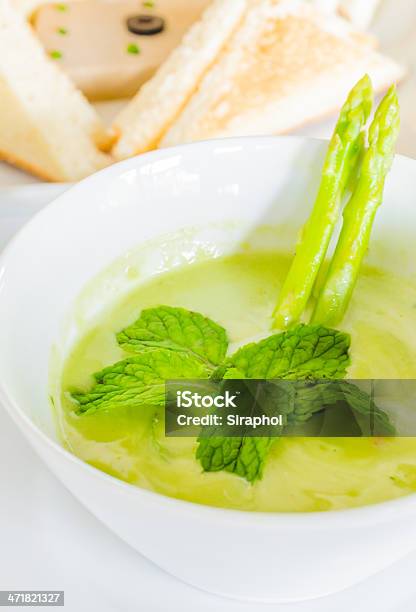 Espargos Sopa - Fotografias de stock e mais imagens de Almoço - Almoço, Atirar à Baliza, Calor