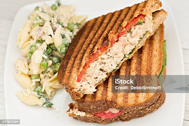 Tonno Panini E Insalata Di Pasta - Fotografie stock e altre immagini di Tonno - Pesce - Tonno - Pesce, Panini, Sciogliere