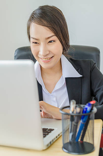 istock Business women smile 471821823