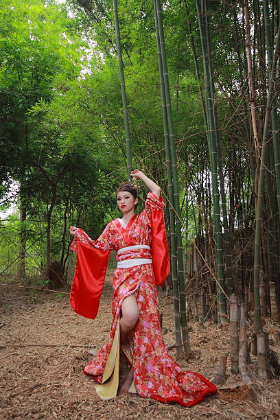 istock Girl in kimono 471821883