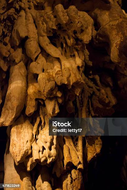 Photo libre de droit de Stalactites Et Stalagmites banque d'images et plus d'images libres de droit de Beauté de la nature - Beauté de la nature, Dedans, Destination de voyage