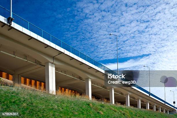 Foto de Highway Viaduct e mais fotos de stock de Arquitetura - Arquitetura, Azul, Barreira de Estrada