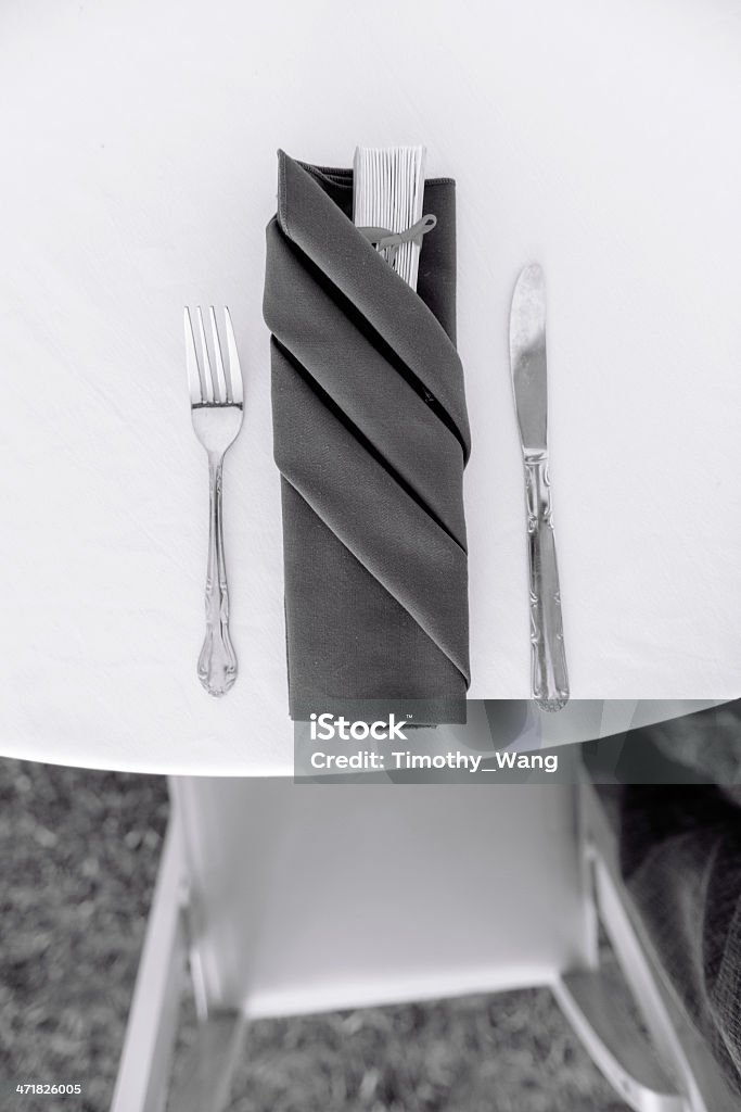 Geschirr am Tisch, Aufnahme in eine Hochzeit. Schwarz und Weiß - Lizenzfrei Arrangieren Stock-Foto