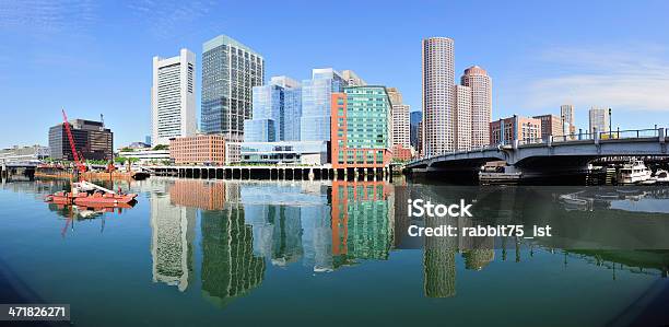 Foto de Boston Waterfront e mais fotos de stock de Arquitetura - Arquitetura, Arranha-céu, Azul