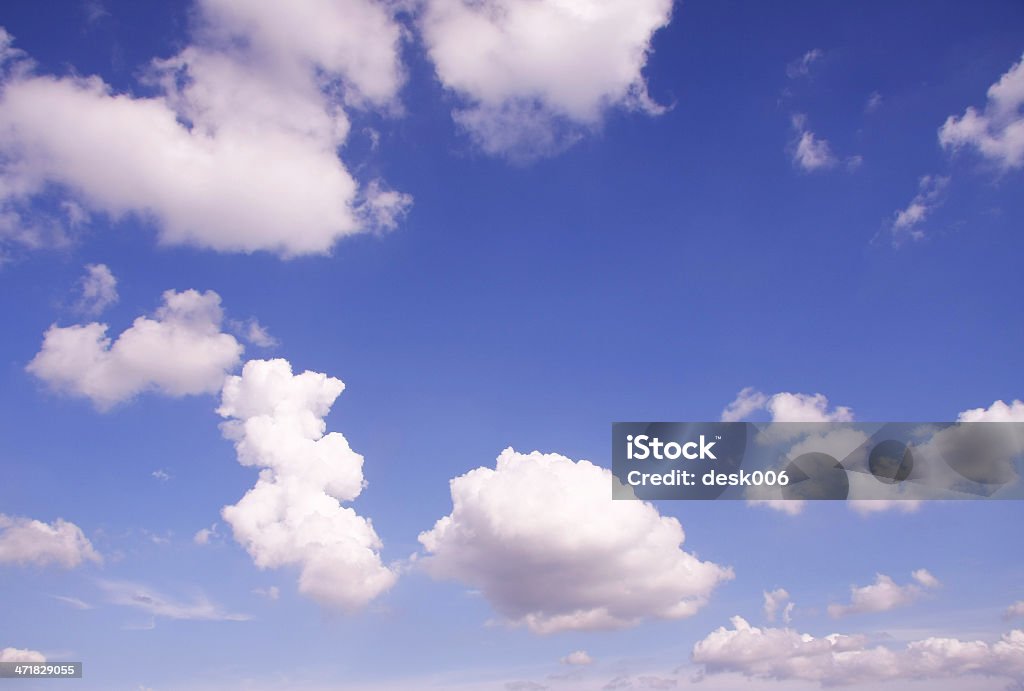 Ciel bleu et nuages - Photo de Blanc libre de droits