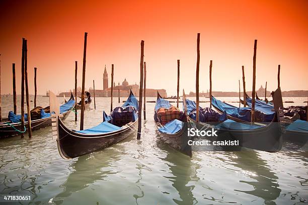 Gondole A Venezia Italia - Fotografie stock e altre immagini di Acqua - Acqua, Ambientazione esterna, Ambientazione tranquilla