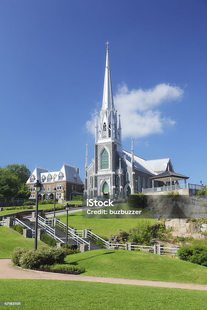 Chicoutimi Chiesa e Park - Foto stock royalty-free di Ambientazione esterna