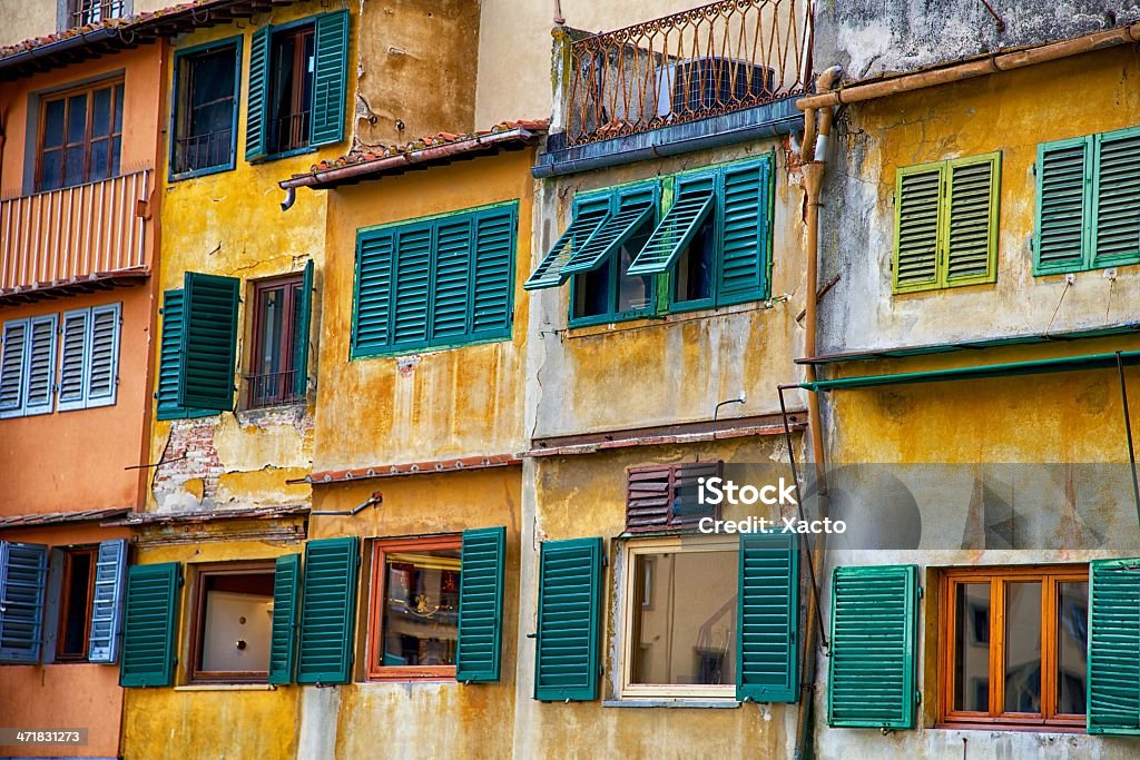 Fenêtres-Ponte Vecchio à Florence - Photo de Architecture libre de droits