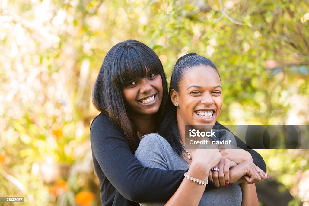 Mulheres abraçando - Foto de stock de Etnia Aborígene Australiana royalty-free