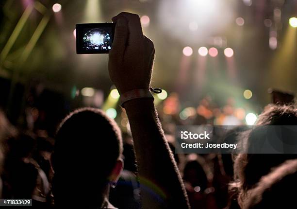 Tomar Una Fotografía Foto de stock y más banco de imágenes de Acontecimiento - Acontecimiento, Actuación - Espectáculo, Actuación - Representación