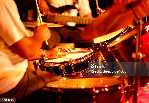 ドラムがのステージ - 著名グループのストックフォトや画像を多数ご用意 - 著名グループ, ライブイベント, ジャズ