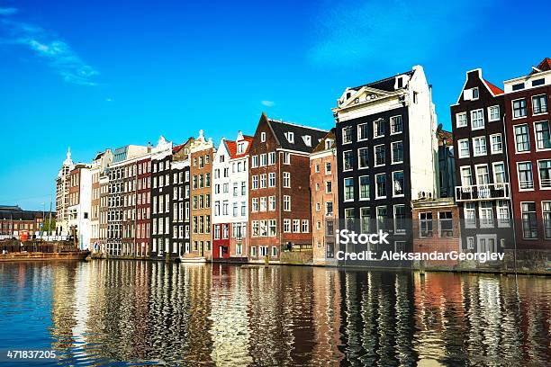 Photo libre de droit de Maisons Hollandaises Typiques Dans Le Centre Damsterdam banque d'images et plus d'images libres de droit de Amsterdam