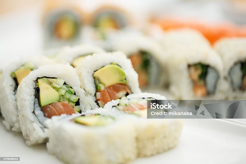 Piatto per Sushi con le Bacchette cinesi - Foto stock royalty-free di Alimentazione sana