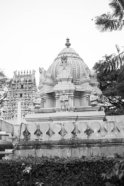 templo indiano - shiv bangalore shiva god - fotografias e filmes do acervo