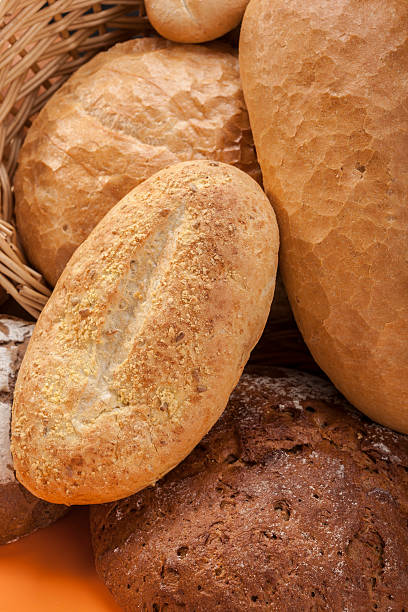 pão vertcal natural - vertcal imagens e fotografias de stock
