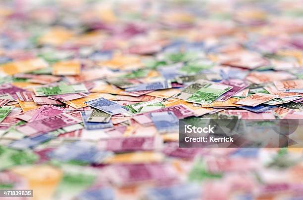 Euro In Miniatura - Fotografie stock e altre immagini di Affari - Affari, Attività bancaria, Azioni e partecipazioni