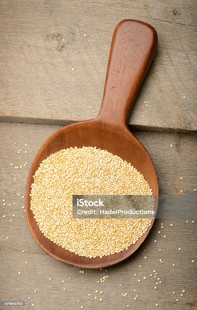 オーガニック Sprouted キノア穀物 - こぼすのロイヤリティフリーストックフ�ォト