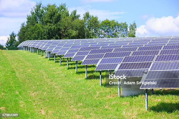 Energia Solare - Fotografie stock e altre immagini di Agricoltura - Agricoltura, Albero, Ambientazione esterna
