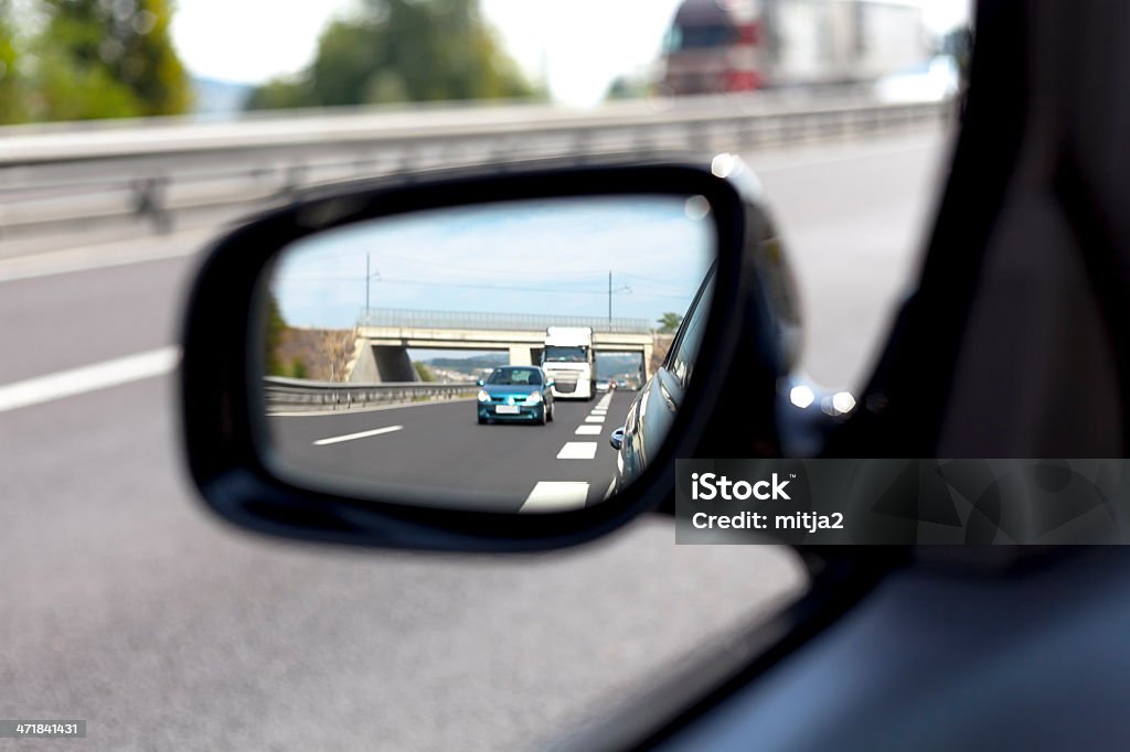 Vue de côté de l'autoroute refléter VI - Photo de Admirer le paysage libre de droits