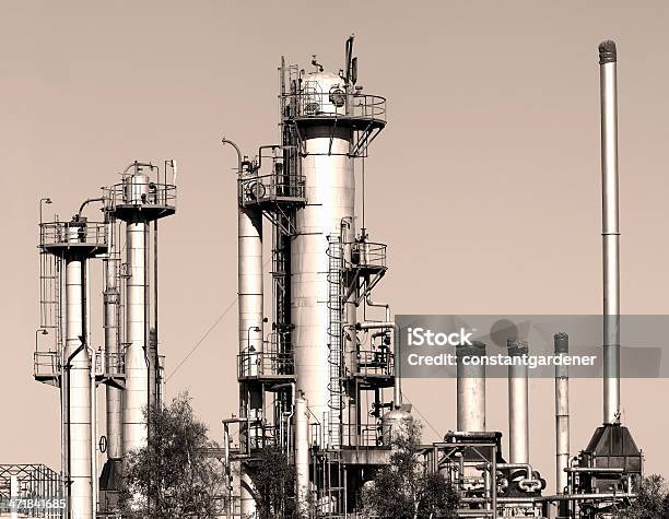 Rafinerii Ropy Naftowej I Gazu W Świetle Sepia Tone - zdjęcia stockowe i więcej obrazów Alberta