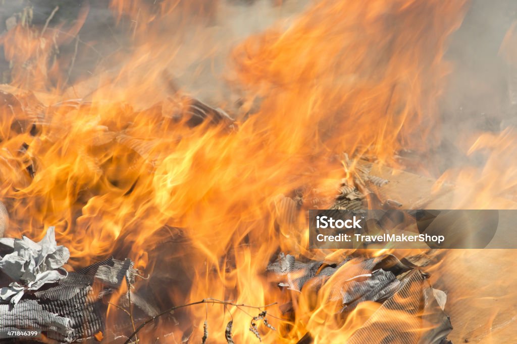 Burning Müllkippe - Lizenzfrei Feuer Stock-Foto