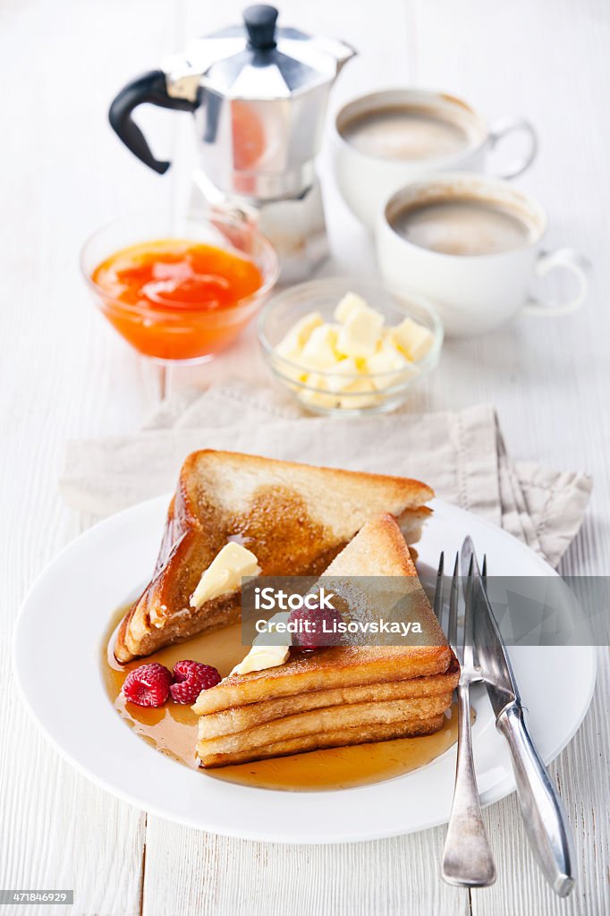 Pain perdu aux framboises - Photo de Beurre libre de droits