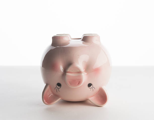 istock piggy bank upside down 471847415