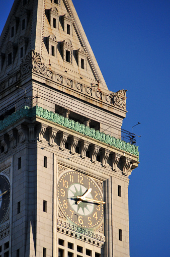 Boston, Massachusetts, USA: Custom House Tower, McKinley Square, Financial District - architects Peabody, Stearns and Furber - clock face and pyramid roof - photo by M.Torres