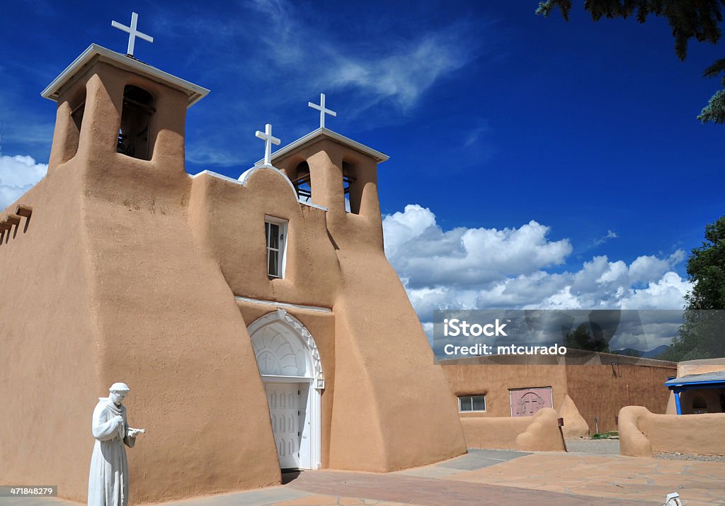Rancho de Taos, Нью-Мексико, США: Церковь St Francis Assisi - Стоковые фото Коренные народы Америки роялти-фри