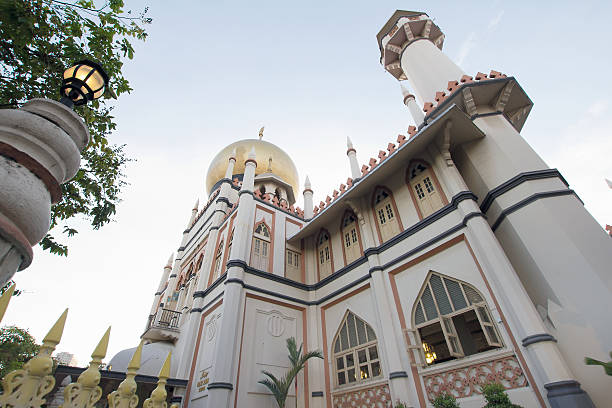 istock Masjid Sultan Mosque in Singapore Exterior 471848969