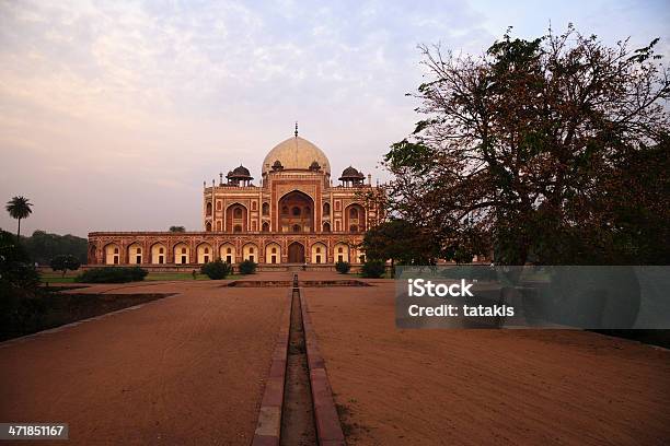 Foto de O Túmulo De Humayun Nova Delhi Índia e mais fotos de stock de Arco - Característica arquitetônica - Arco - Característica arquitetônica, Arenito, Arquitetura